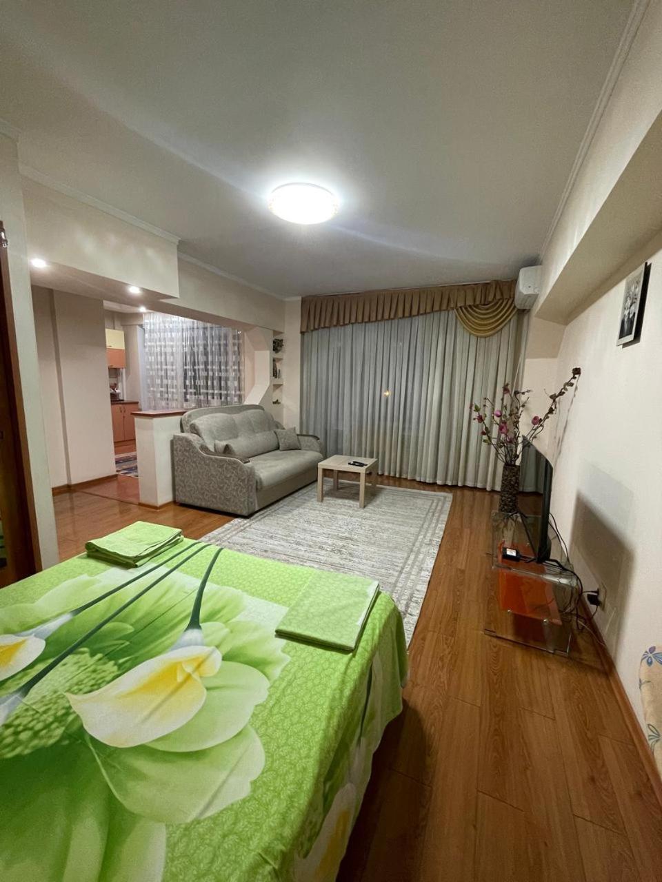 Apartament Flat Ałma Ata Zewnętrze zdjęcie
